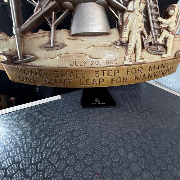 APOLLO 11 MOON LANDING  |  WALL PLAQUE  |  CAST METAL  |  USA  |  RARE  | - Picture 7 of 16